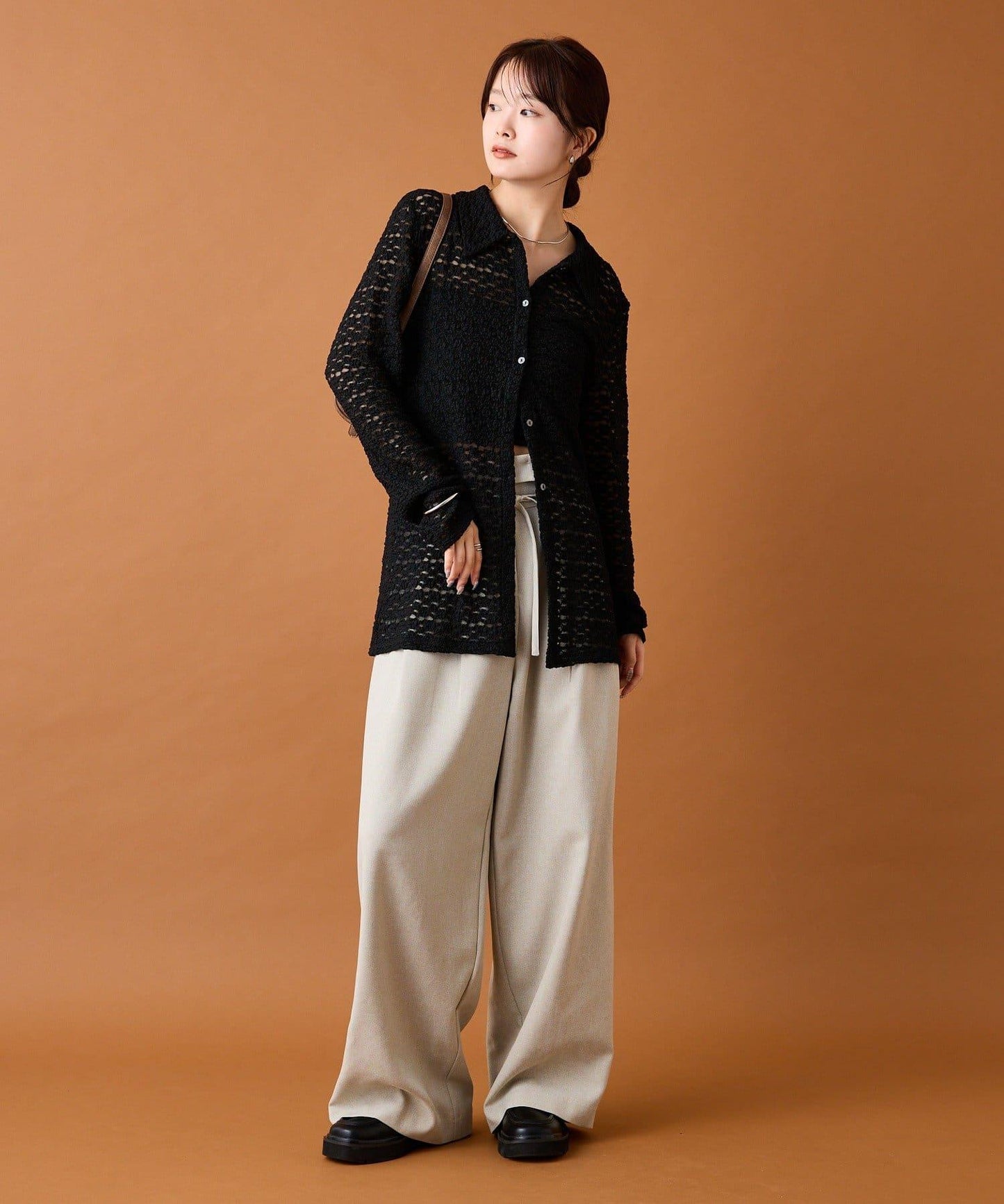 帶領口蕾絲開衫