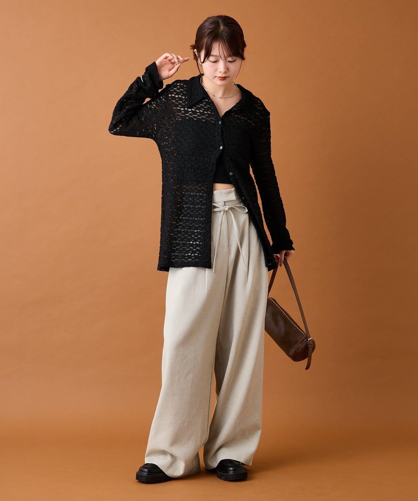 帶領口蕾絲開衫