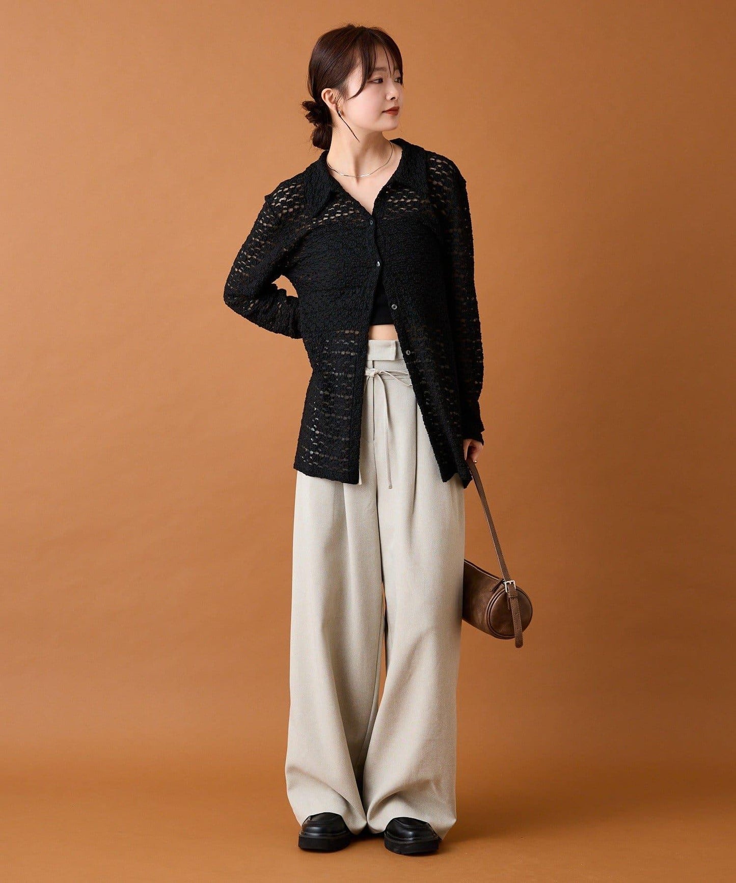 帶領口蕾絲開衫