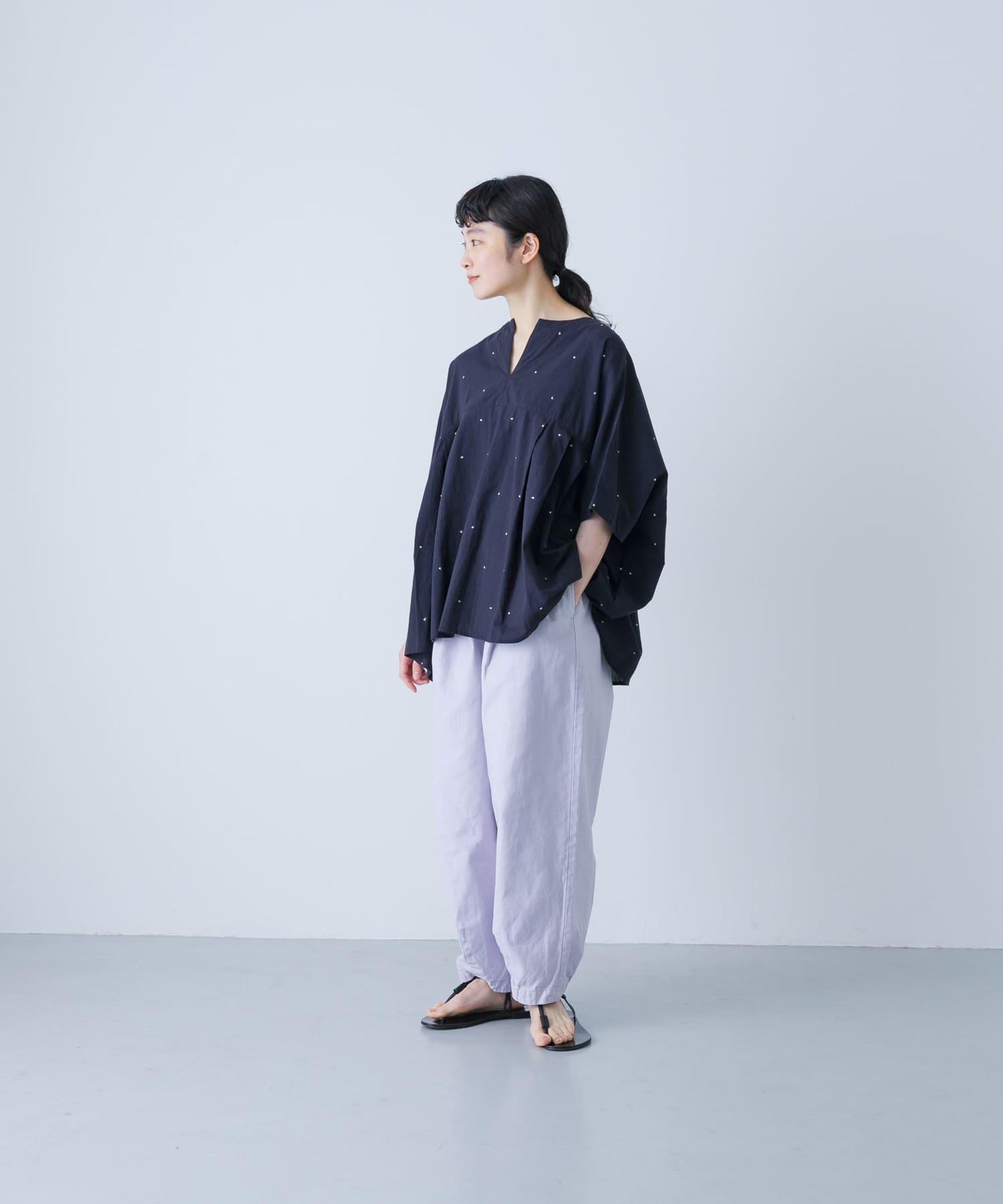 波點刺繡寬鬆套頭衫