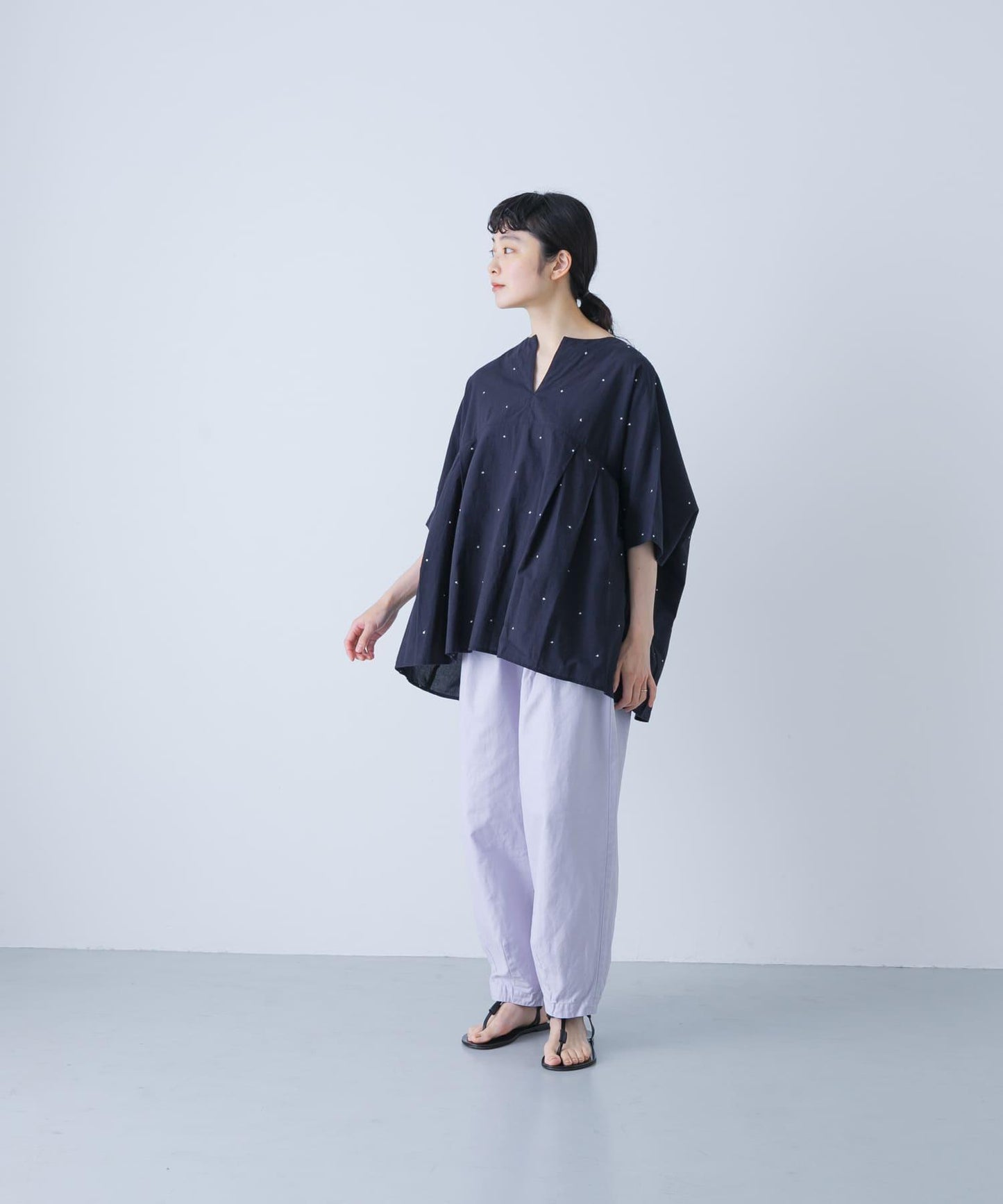 波點刺繡寬鬆套頭衫