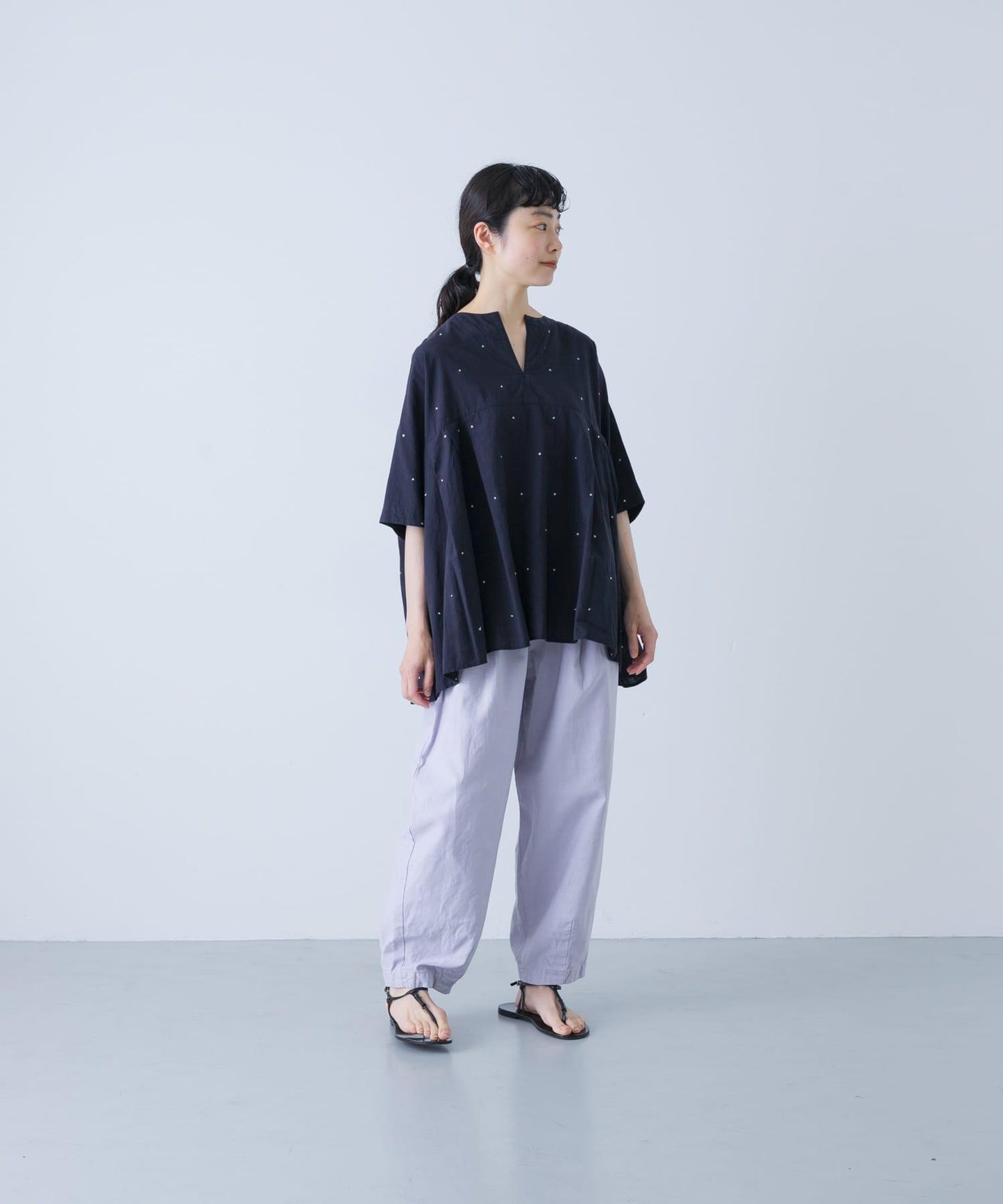 波點刺繡寬鬆套頭衫