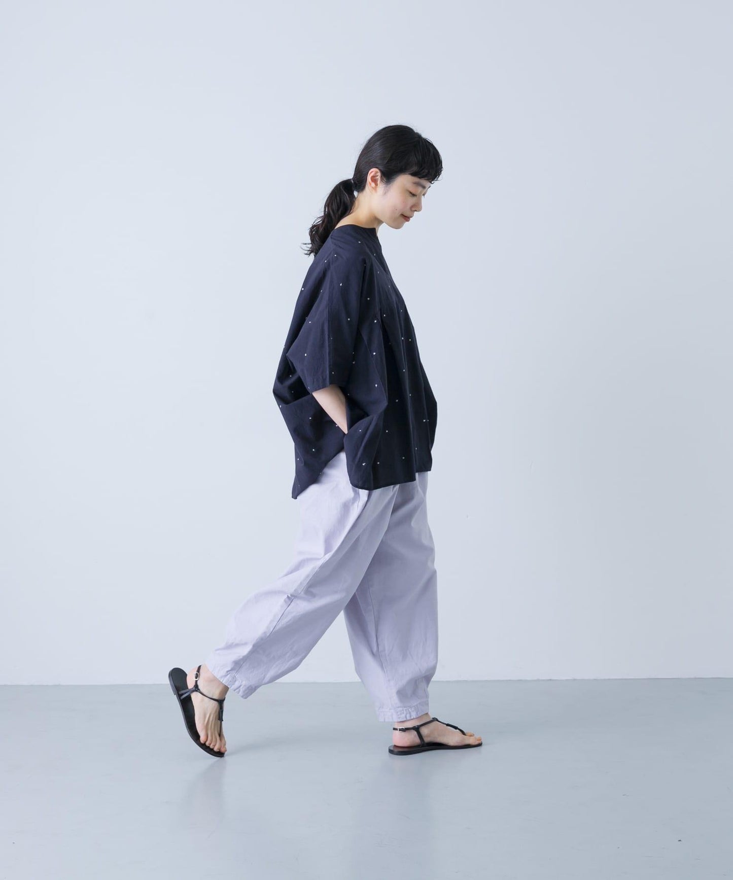 波點刺繡寬鬆套頭衫