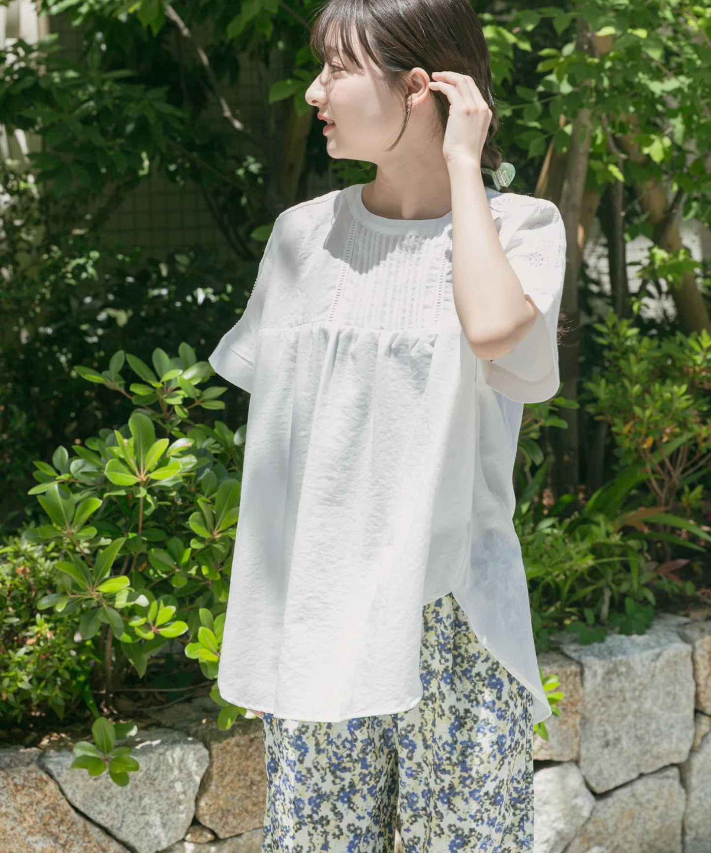 褶皺蕾絲襯衫