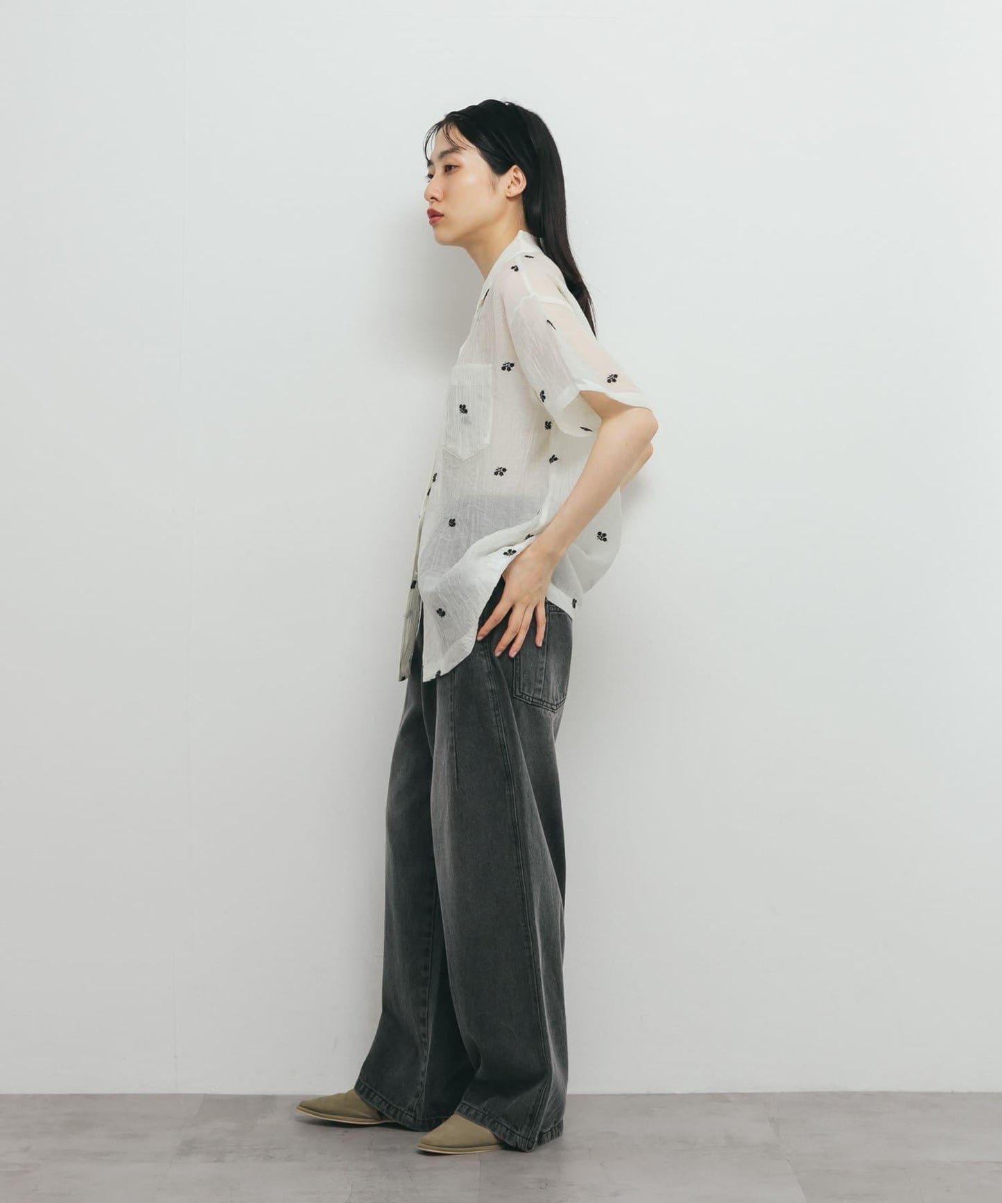 刺繡透視襯衫