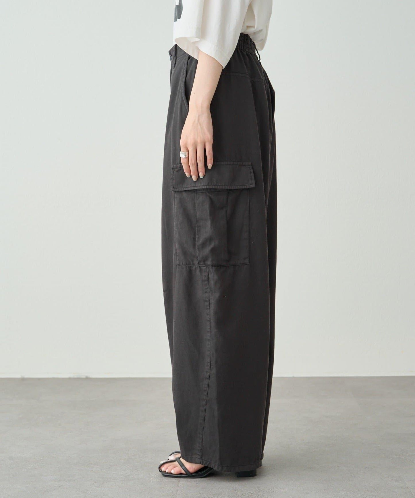 曲線剪裁工裝褲