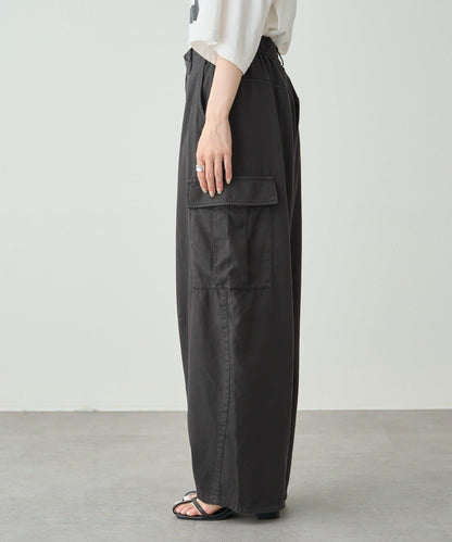 曲線剪裁工裝褲