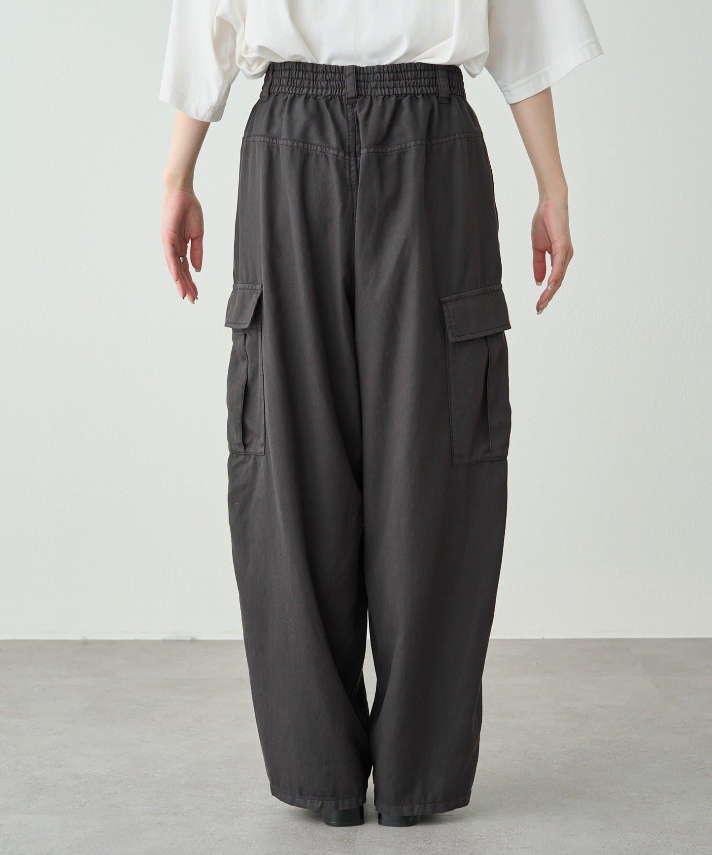 曲線剪裁工裝褲