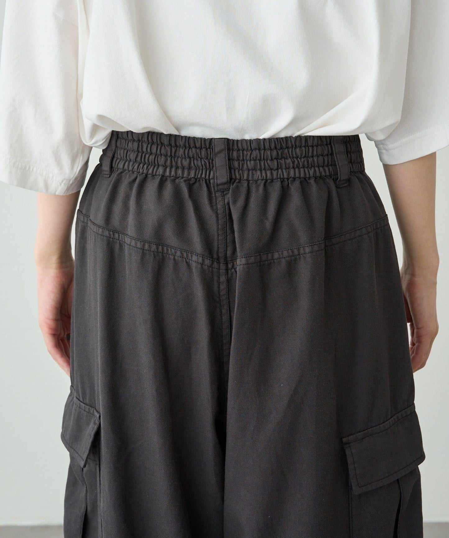 曲線剪裁工裝褲