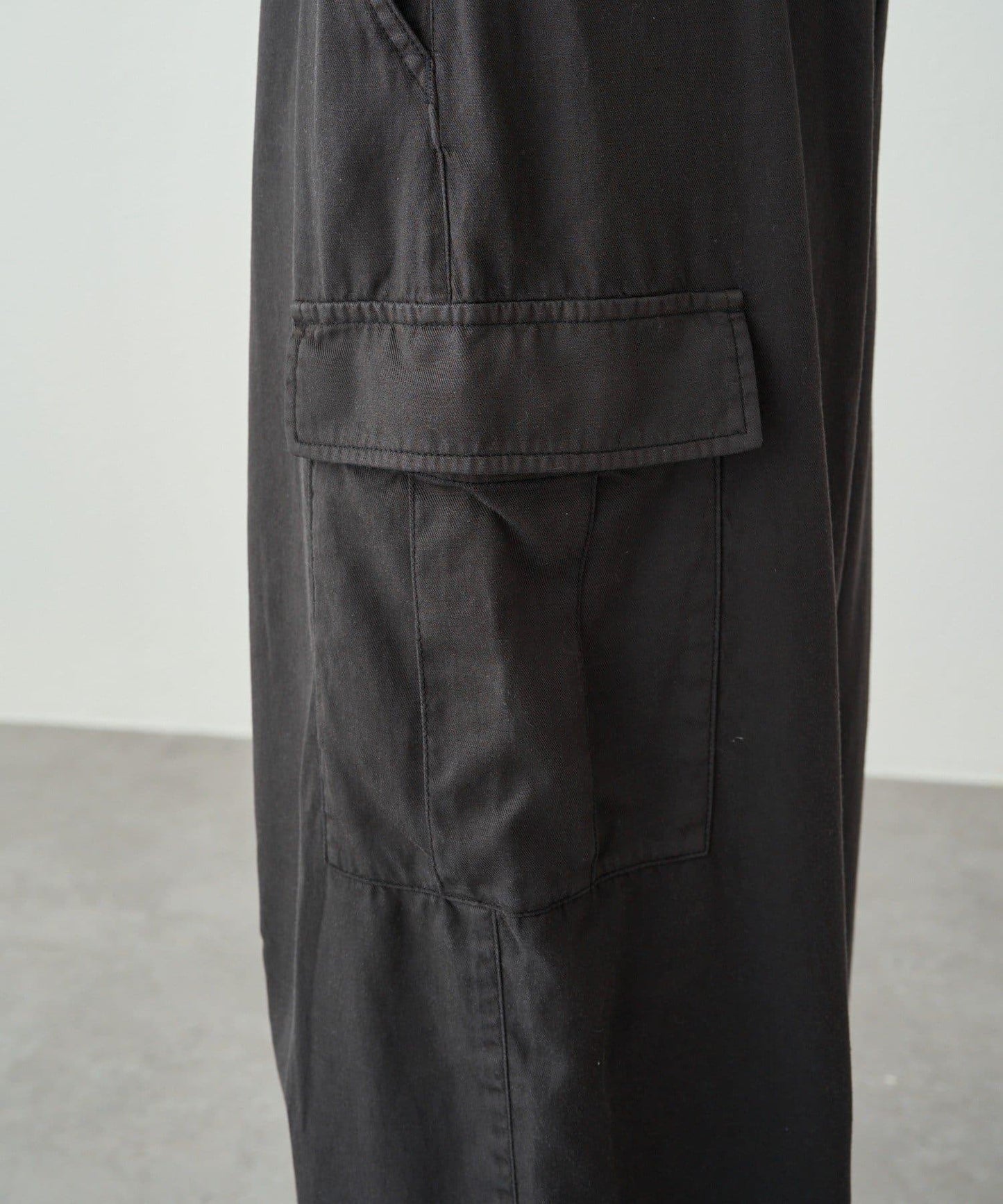 曲線剪裁工裝褲