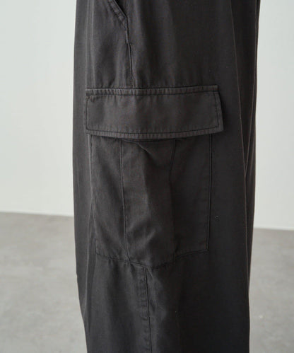 曲線剪裁工裝褲