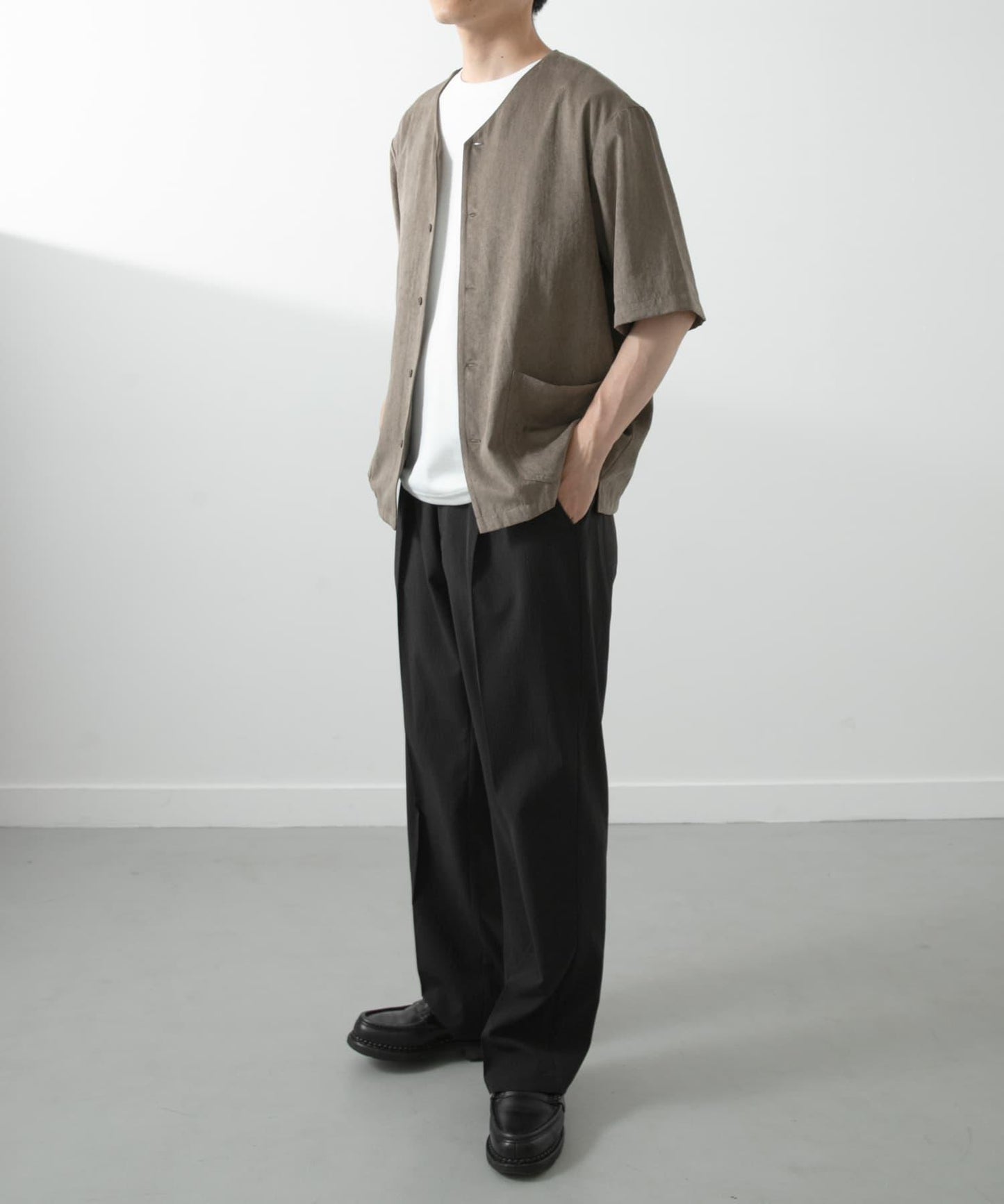 F.S. V領短袖襯衫