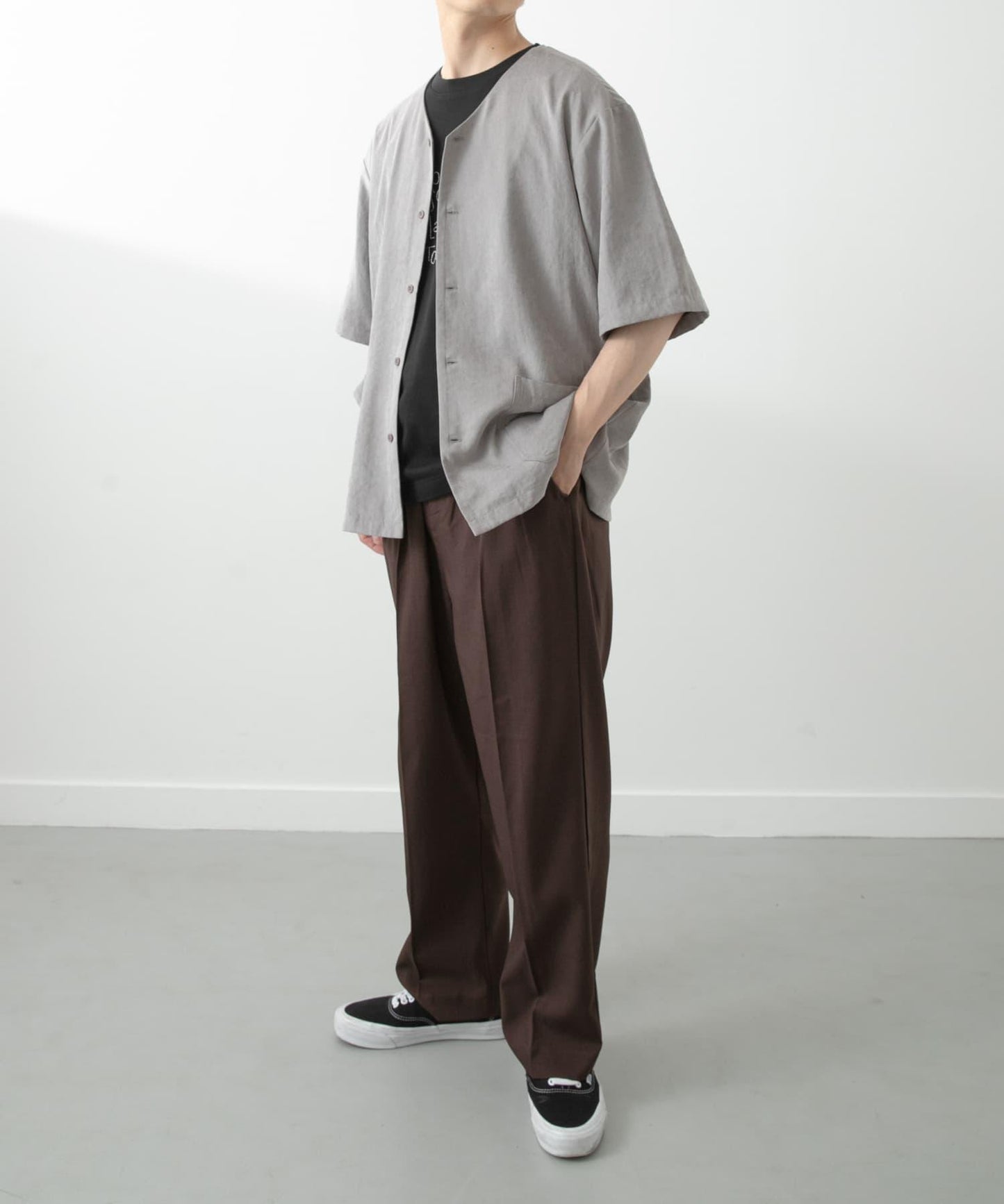 F.S. V領短袖襯衫