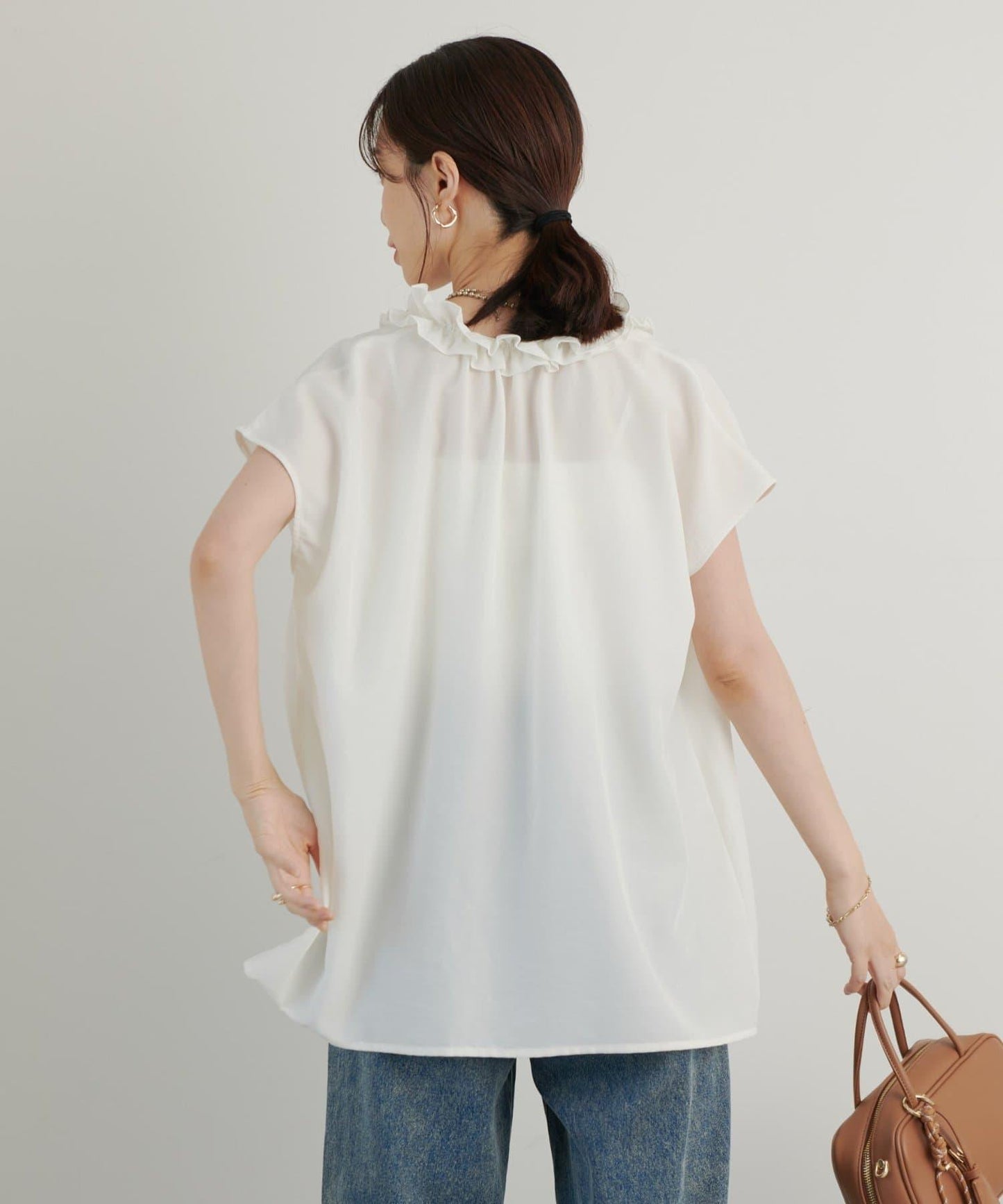 《全方向大人女性感◎》纖維綢緞荷葉邊襯衫
