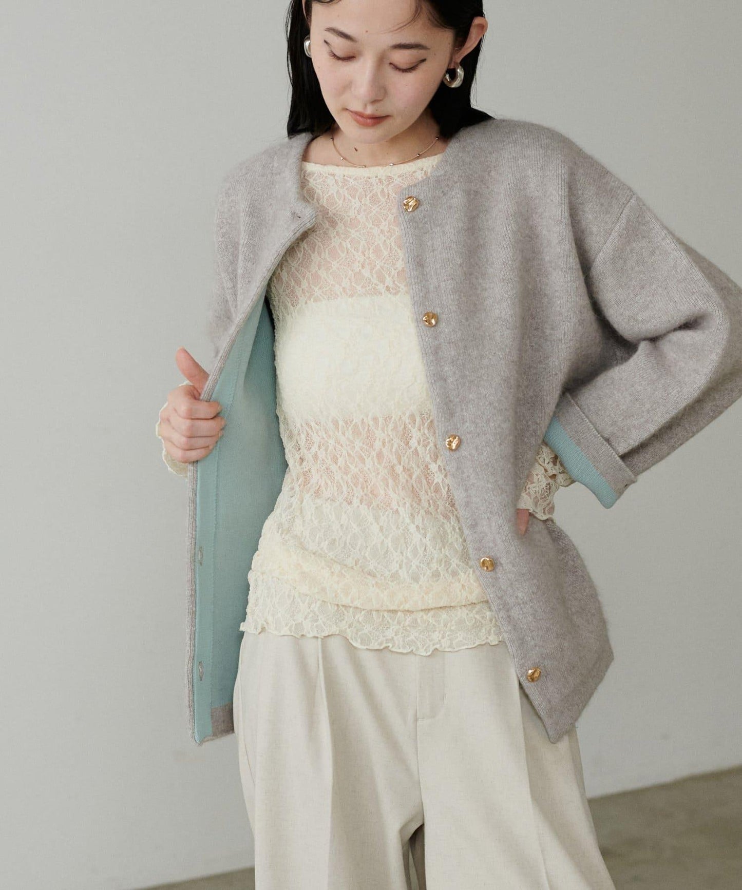 混色拼接切換款套頭衫