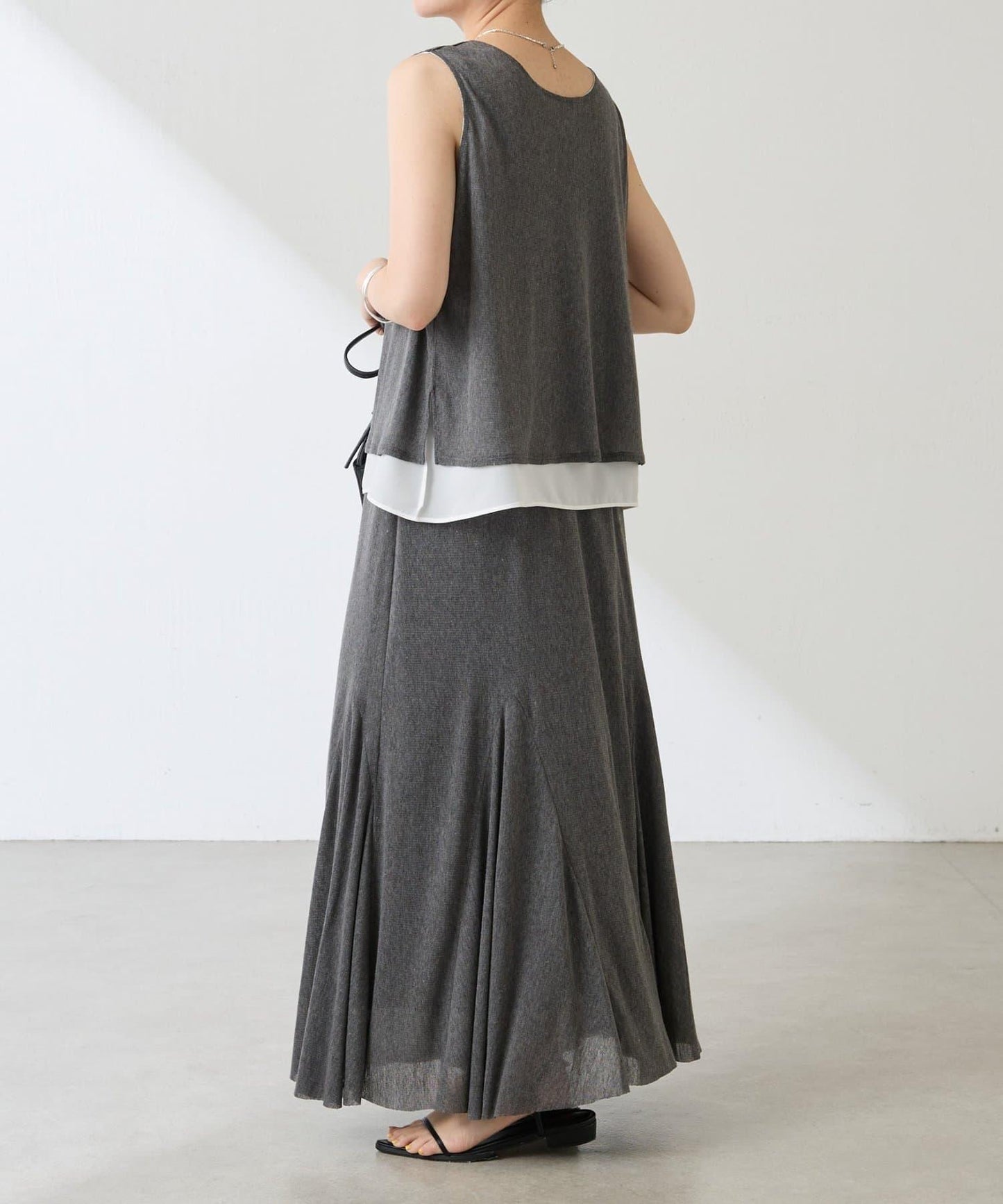 【不顯身體線條】絨面荷葉邊蓬蓬裙/卡塞特服