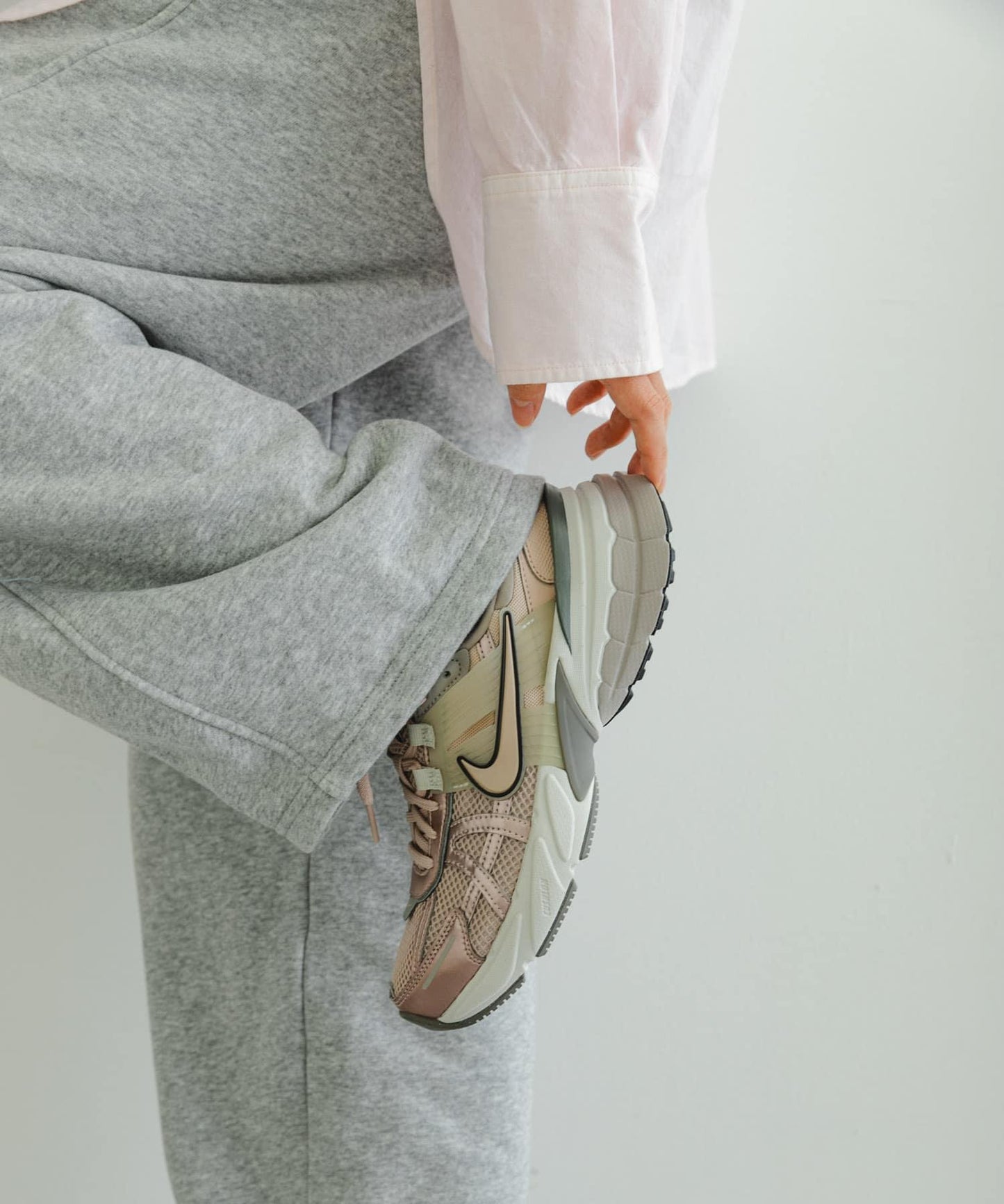 NIKE V2K 跑鞋