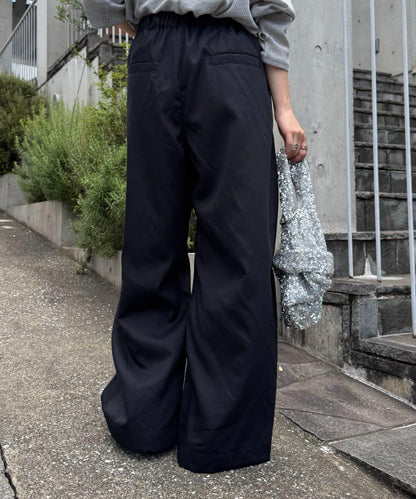 柔軟寬鬆牛仔褲