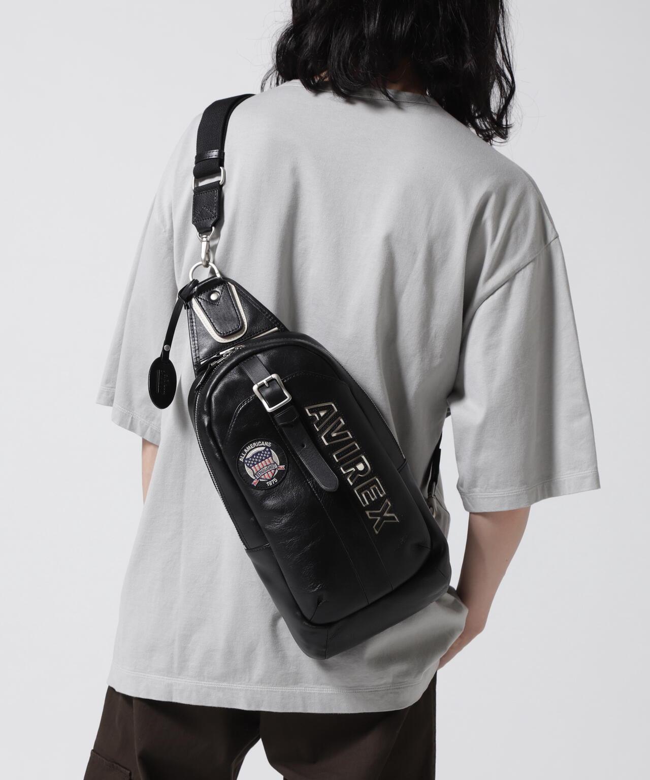 VARSITY LEATHER ONE SHOULDER BAG 單肩包 AVX5629