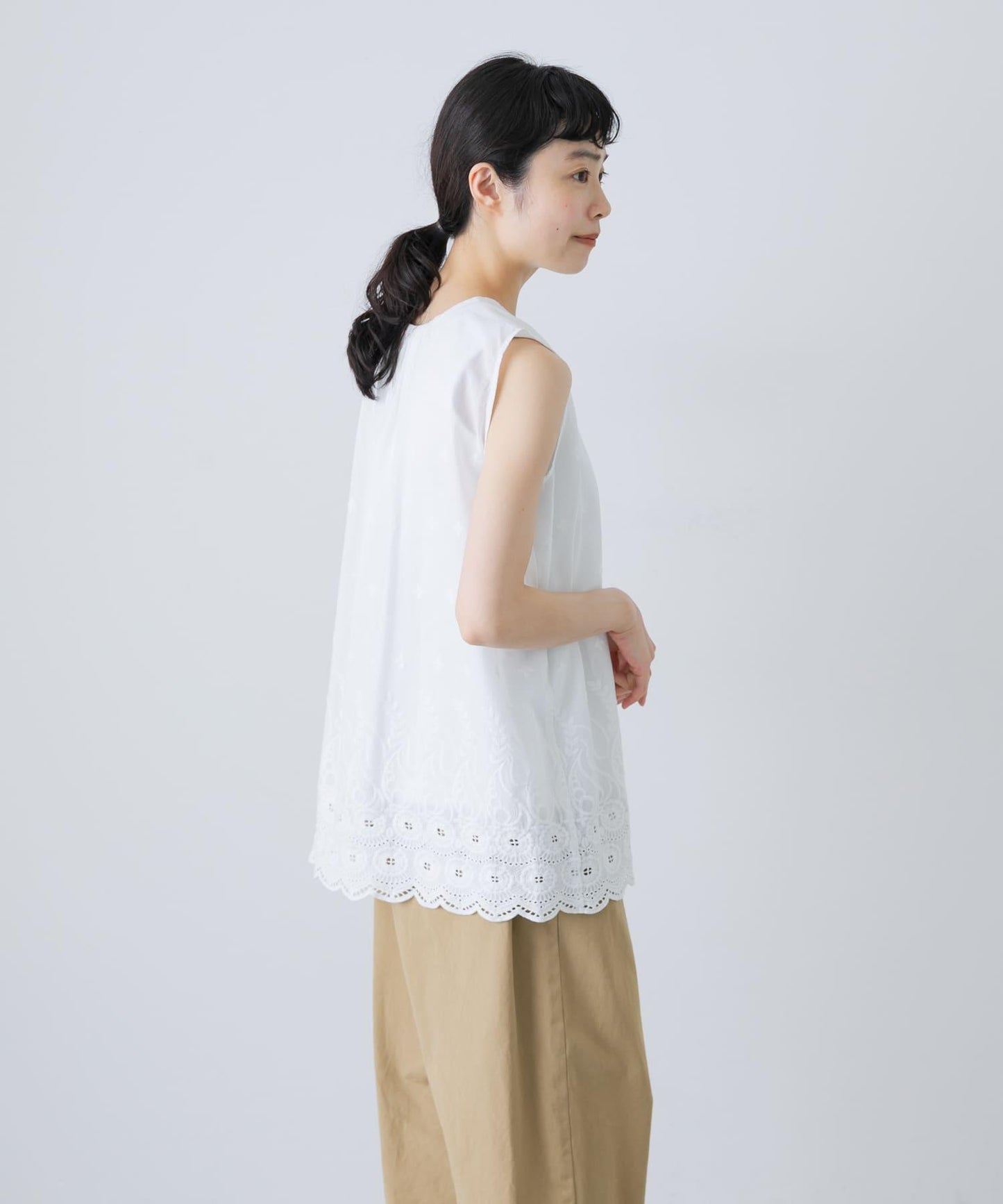 刺繡無袖套頭衫