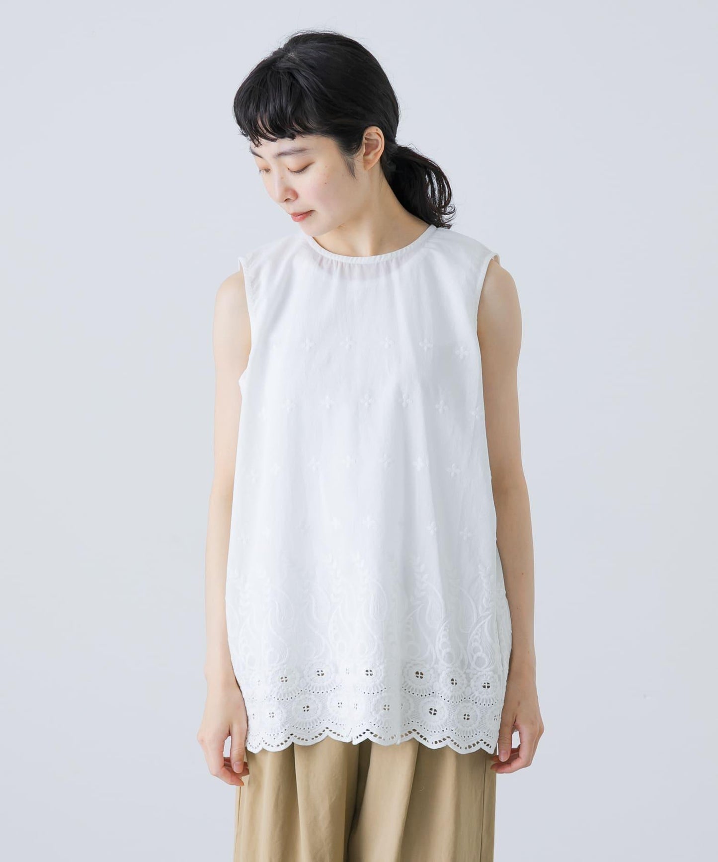 刺繡無袖套頭衫