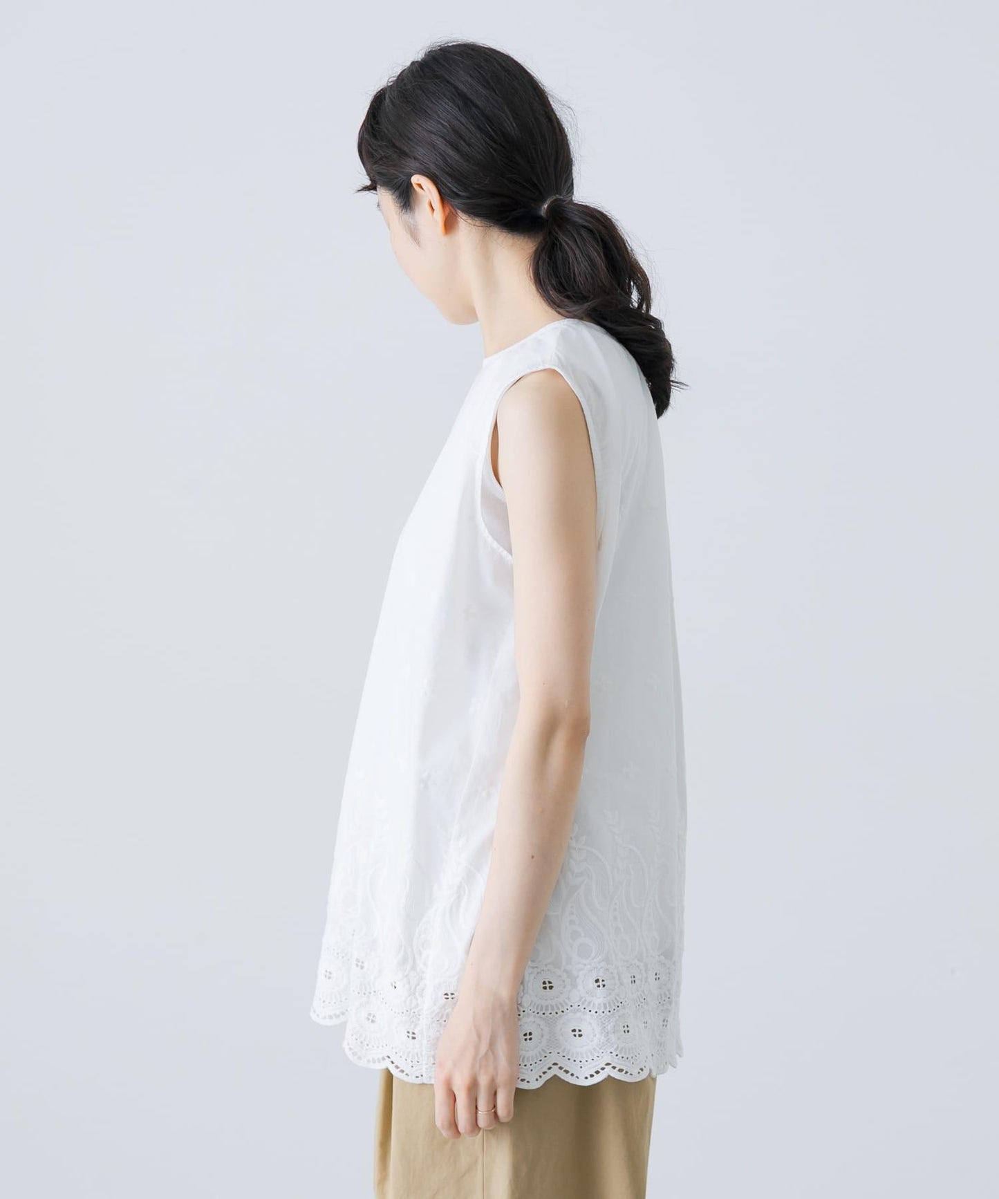 刺繡無袖套頭衫