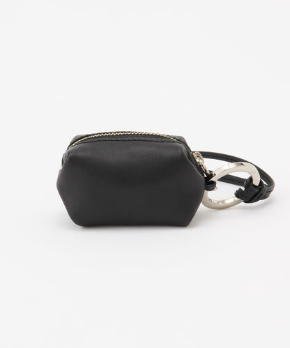 帶卡拉賓的小型皮革掛件袋