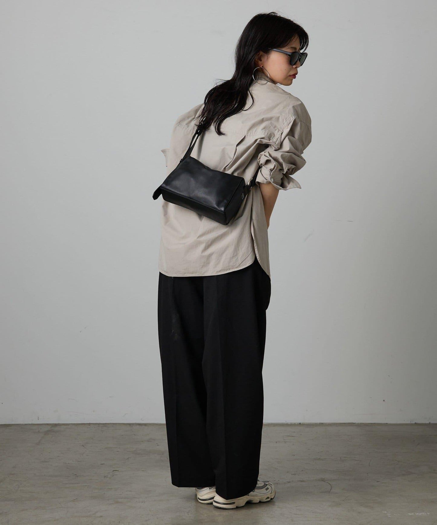 皮革方形肩揹包