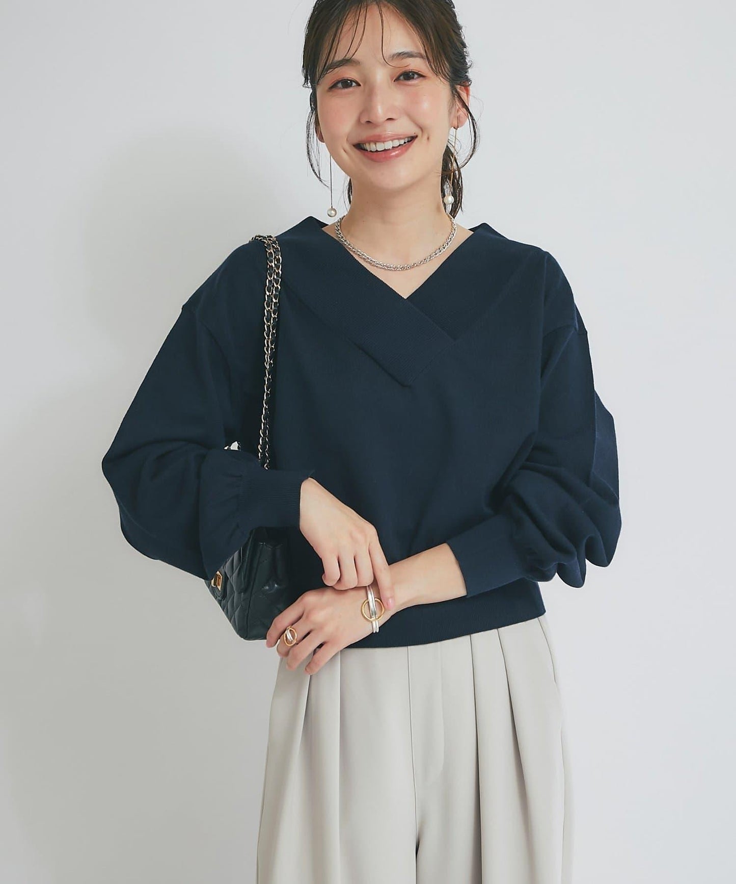 【La boutique BonBon】亮絲針織V領毛衣