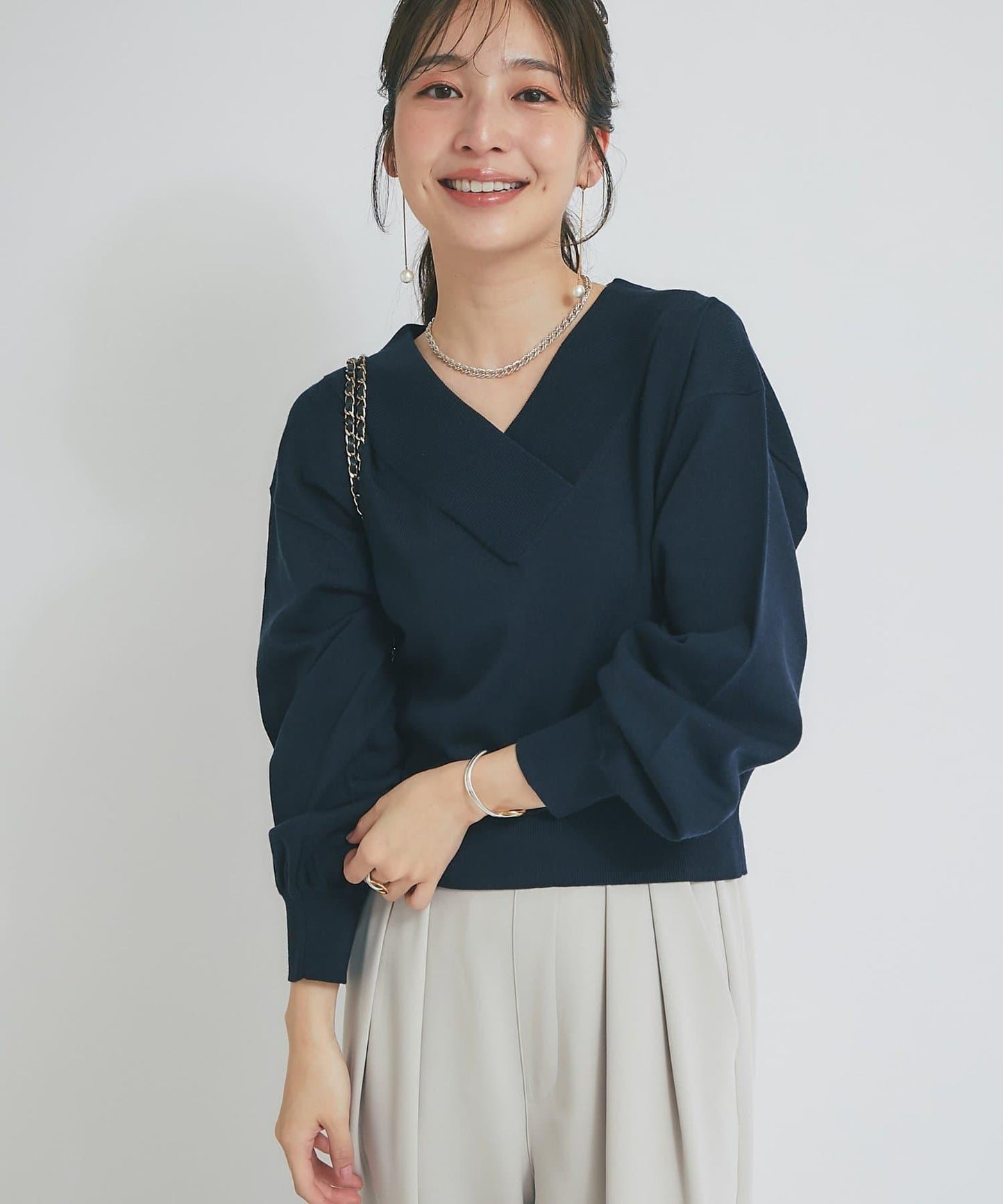 【La boutique BonBon】亮絲針織V領毛衣