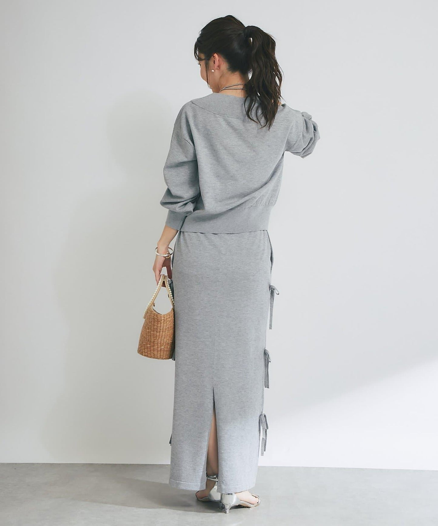 【La boutique BonBon】亮絲針織V領毛衣