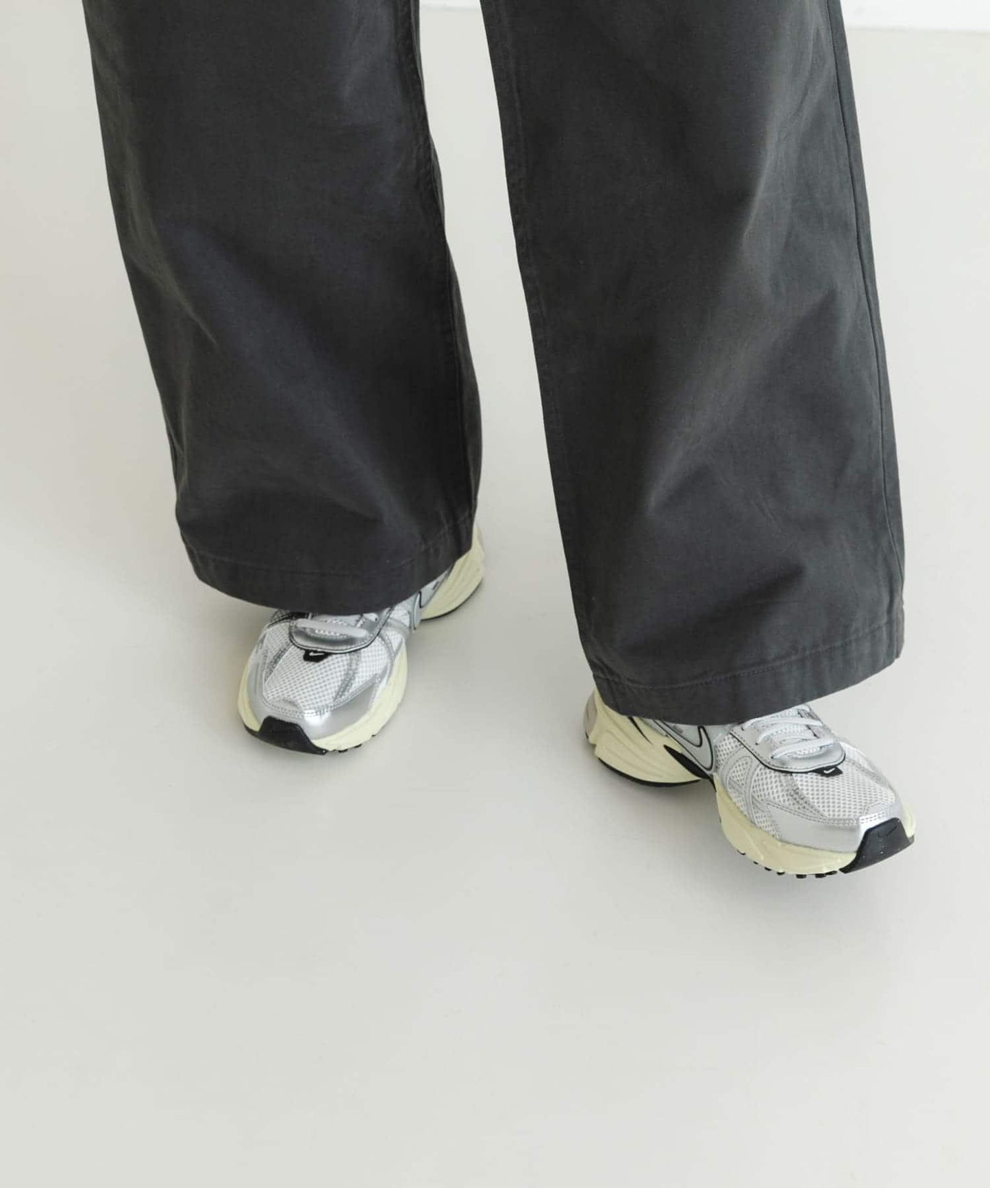 NIKE V2K 跑鞋