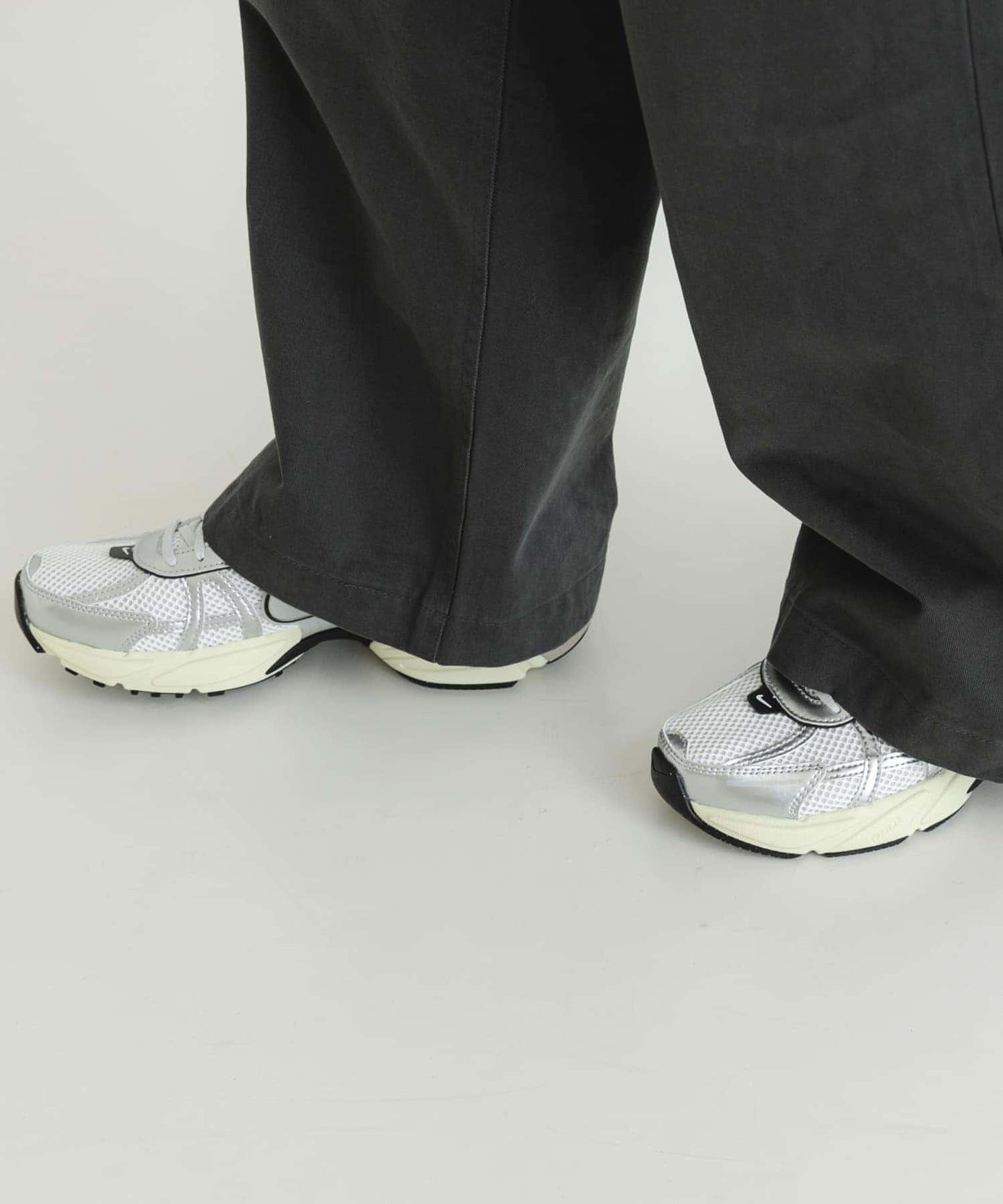 NIKE V2K 跑鞋