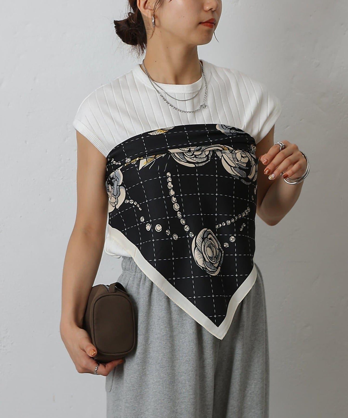 花卉圖案大方巾 90×90