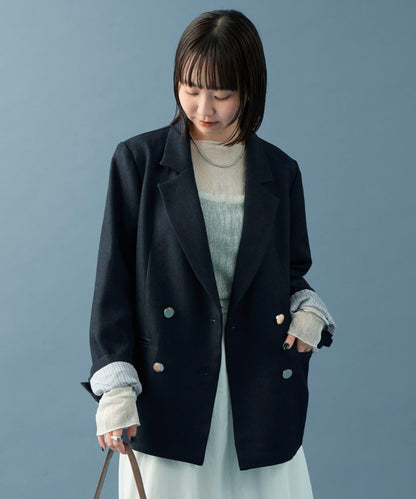 金色紐扣西裝外套
