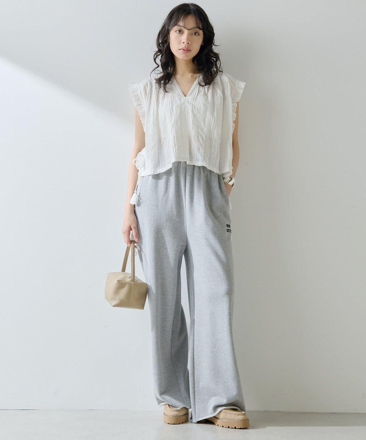 標誌後毛呢寬鬆褲