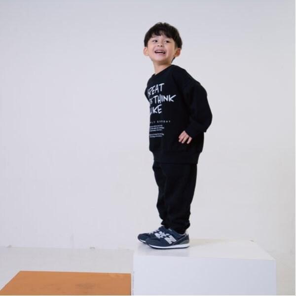 塗鴉刺繡寬鬆衛衣
