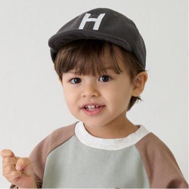 字母標誌棒球帽