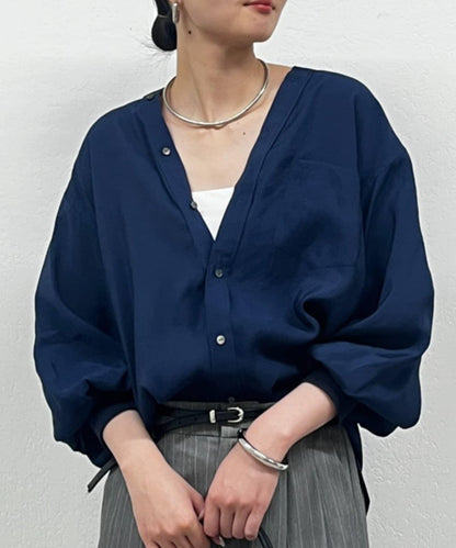 袖口收口V領襯衫