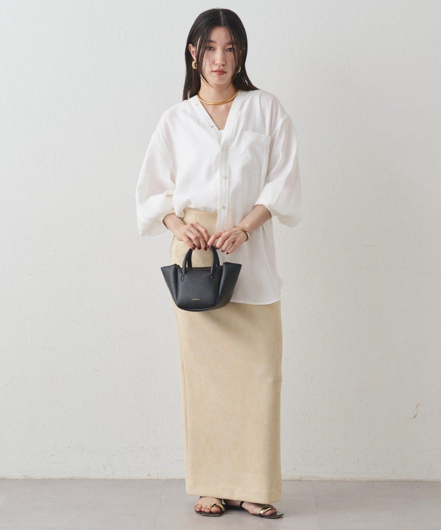 袖口收口V領襯衫