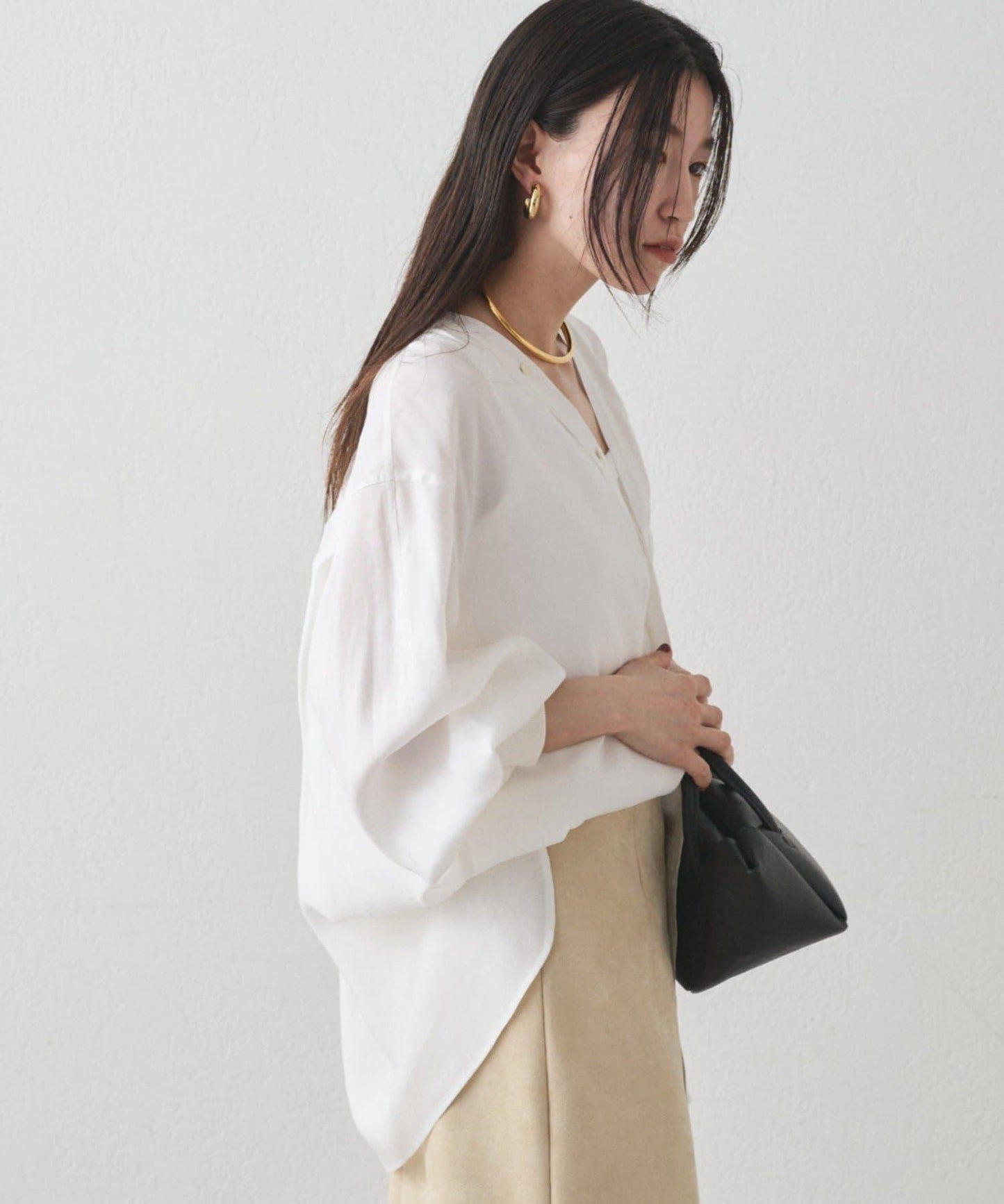 袖口收口V領襯衫