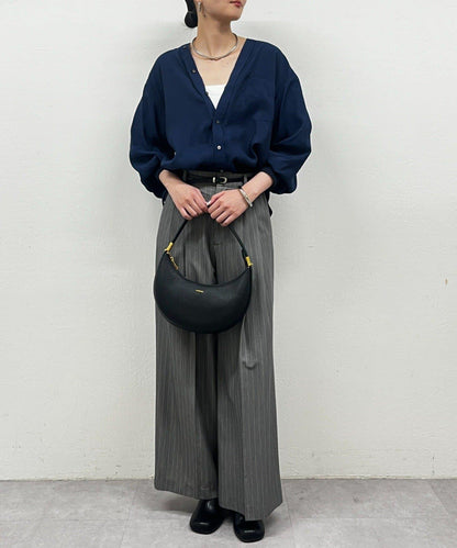 袖口收口V領襯衫