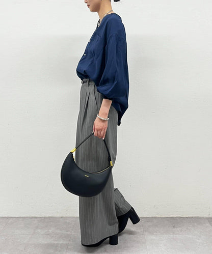 袖口收口V領襯衫