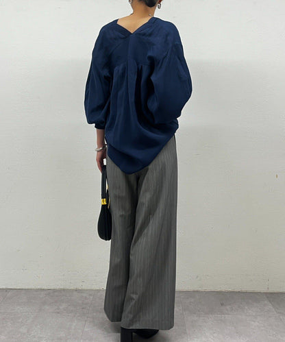 袖口收口V領襯衫