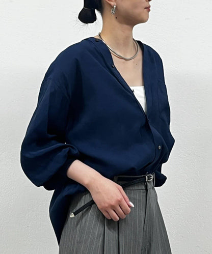 袖口收口V領襯衫