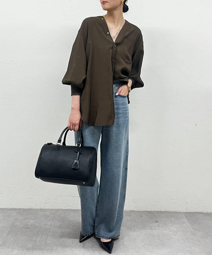 袖口收口V領襯衫