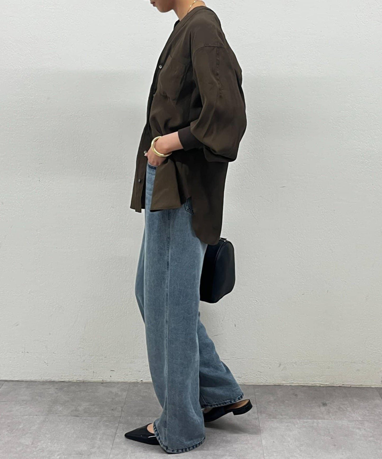 袖口收口V領襯衫