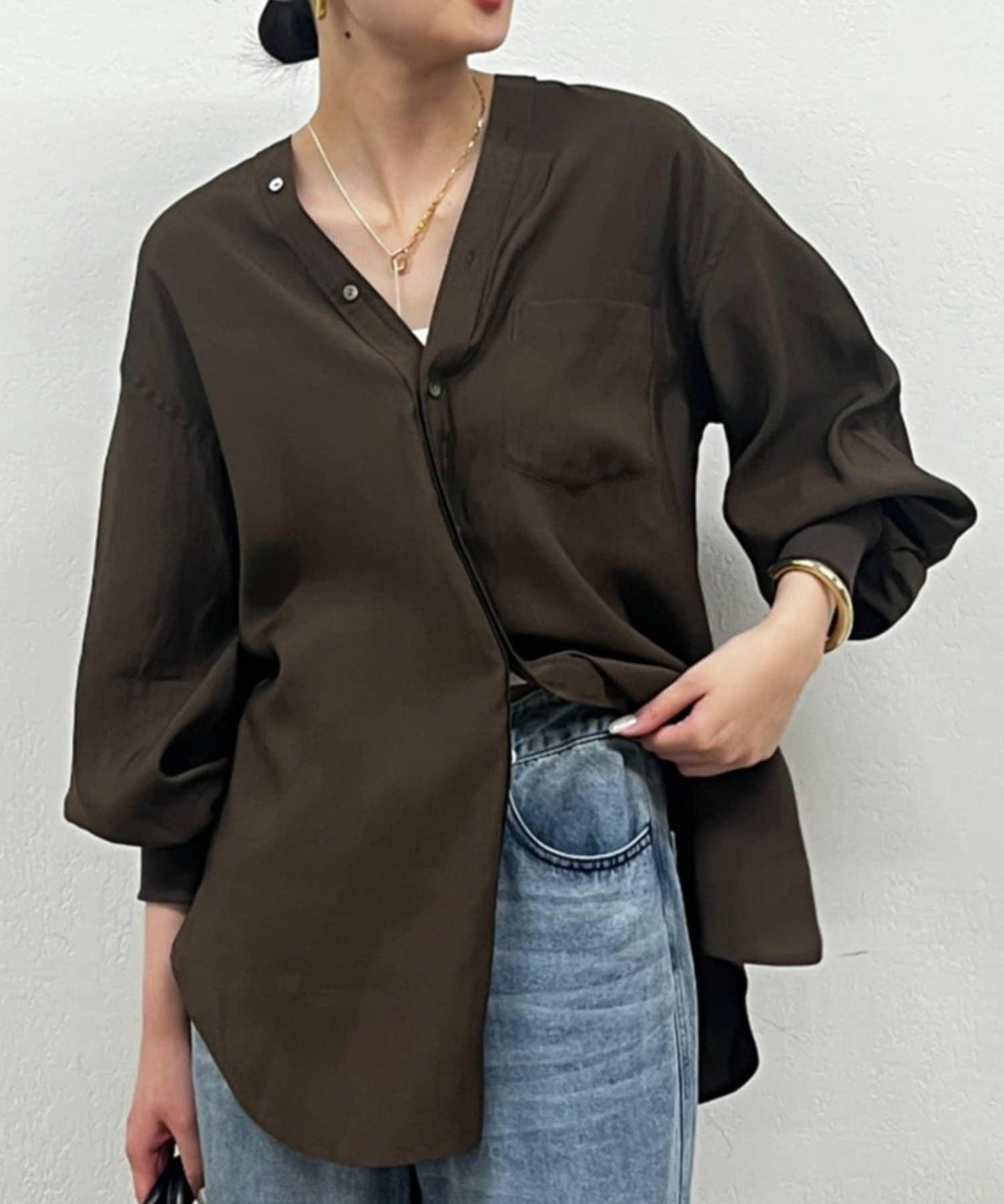 袖口收口V領襯衫