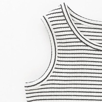 短款短袖T恤×背心