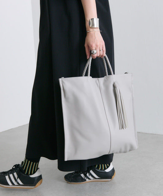 タッセルトートバッグ《本革/A4サイズ対応》